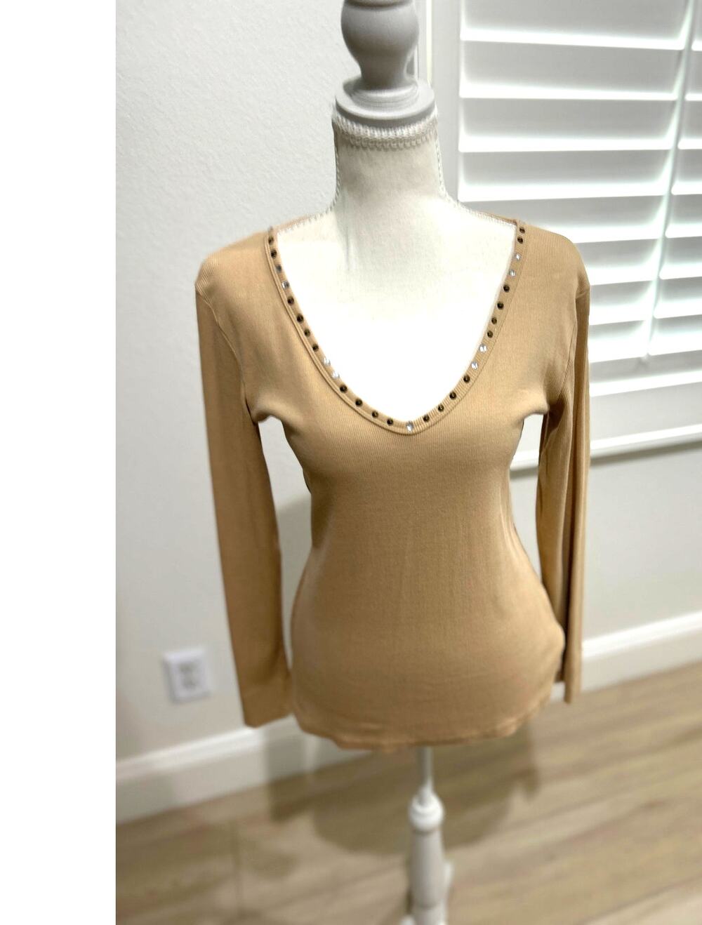 Perfect Fit Brand Ribbed Studded Bedazzled Long Sleeve Top Beige Tan Small
